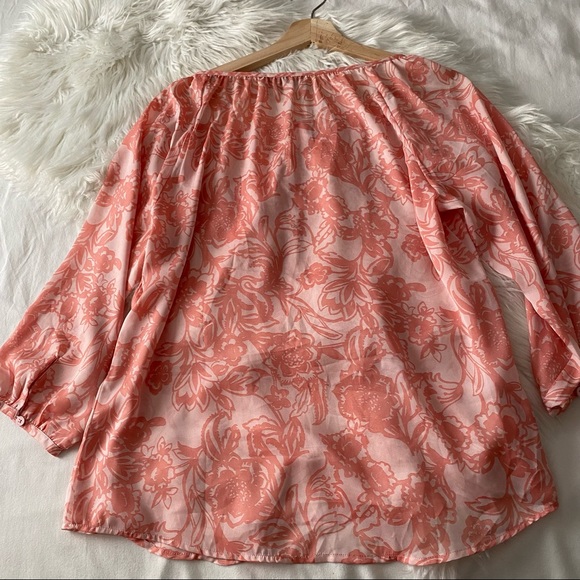 LOFT • Silky Pink and White Blouse - Picture 5 of 8